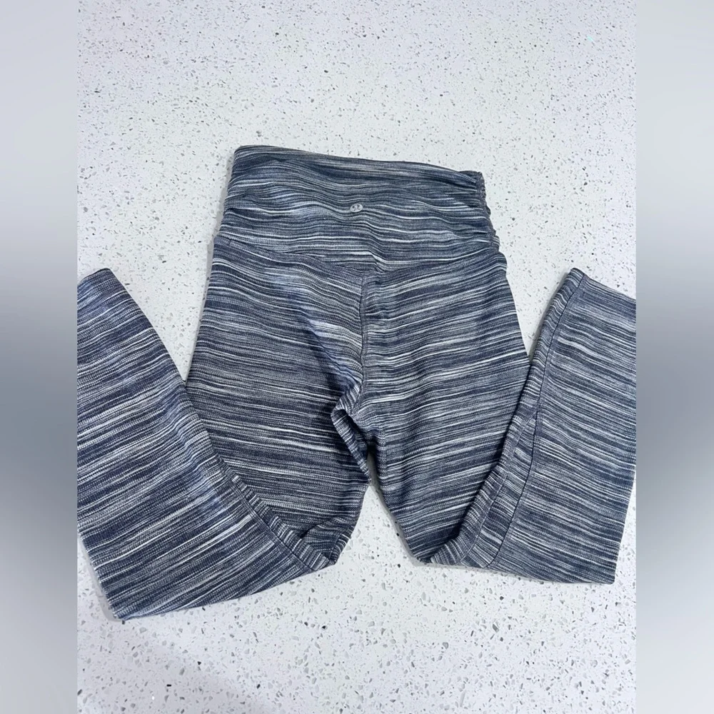 Lululemon Athletica Align Crop 21" Leggings Black and White Womens Sz 4 EUC - Picture 6 of 9